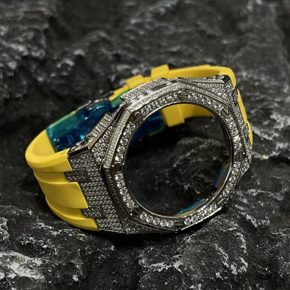 Ga2100 Silver Diamond Case Yellow Rubber