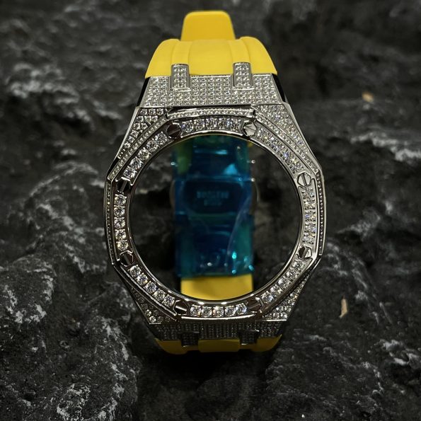 Ga2100 Silver Diamond Case Yellow Rubber
