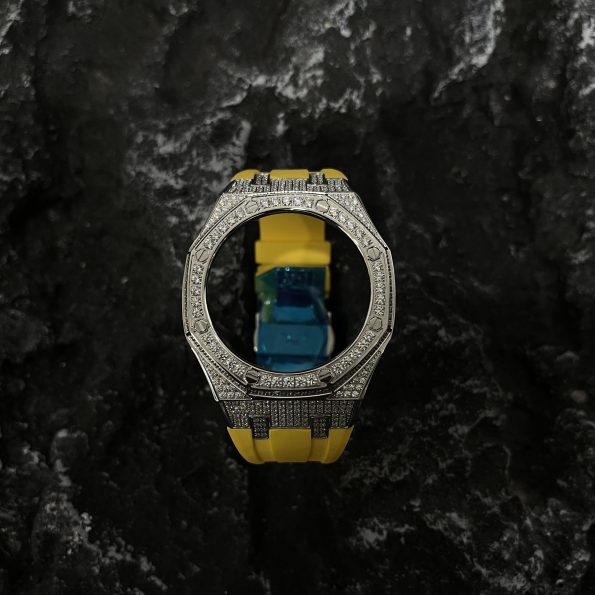 Ga2100 Silver Diamond Case Yellow Rubber