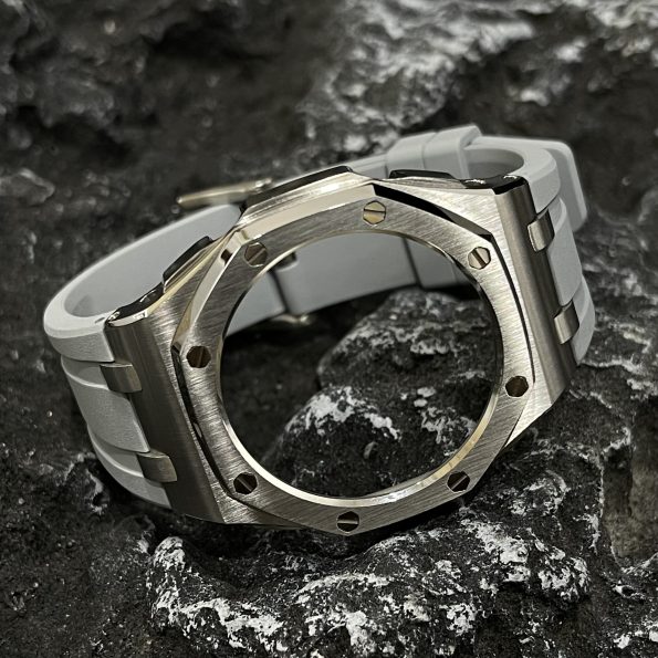 Ga2100 Silver Polish Bezel Gray Owl Rubber Strap