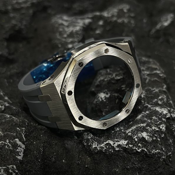 Ga2100 Silver Polish Bezel Gray Rubber Strap