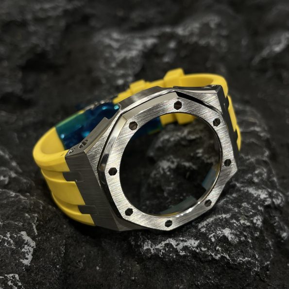 Ga2100 Silver Polish Bezel Yellow Rubber Strap