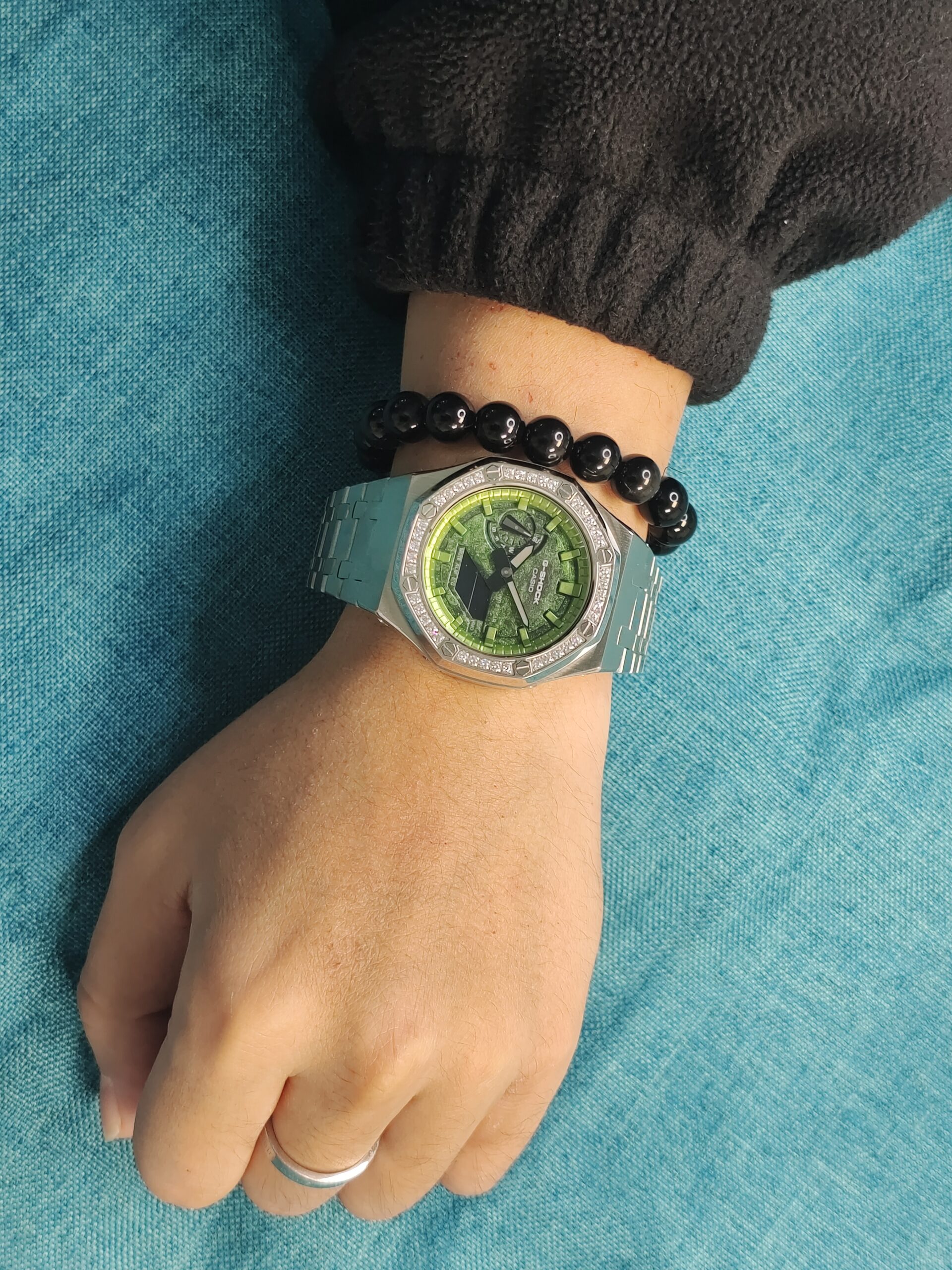 GA2100 Green Glitter Diamond Bezel CasiOak