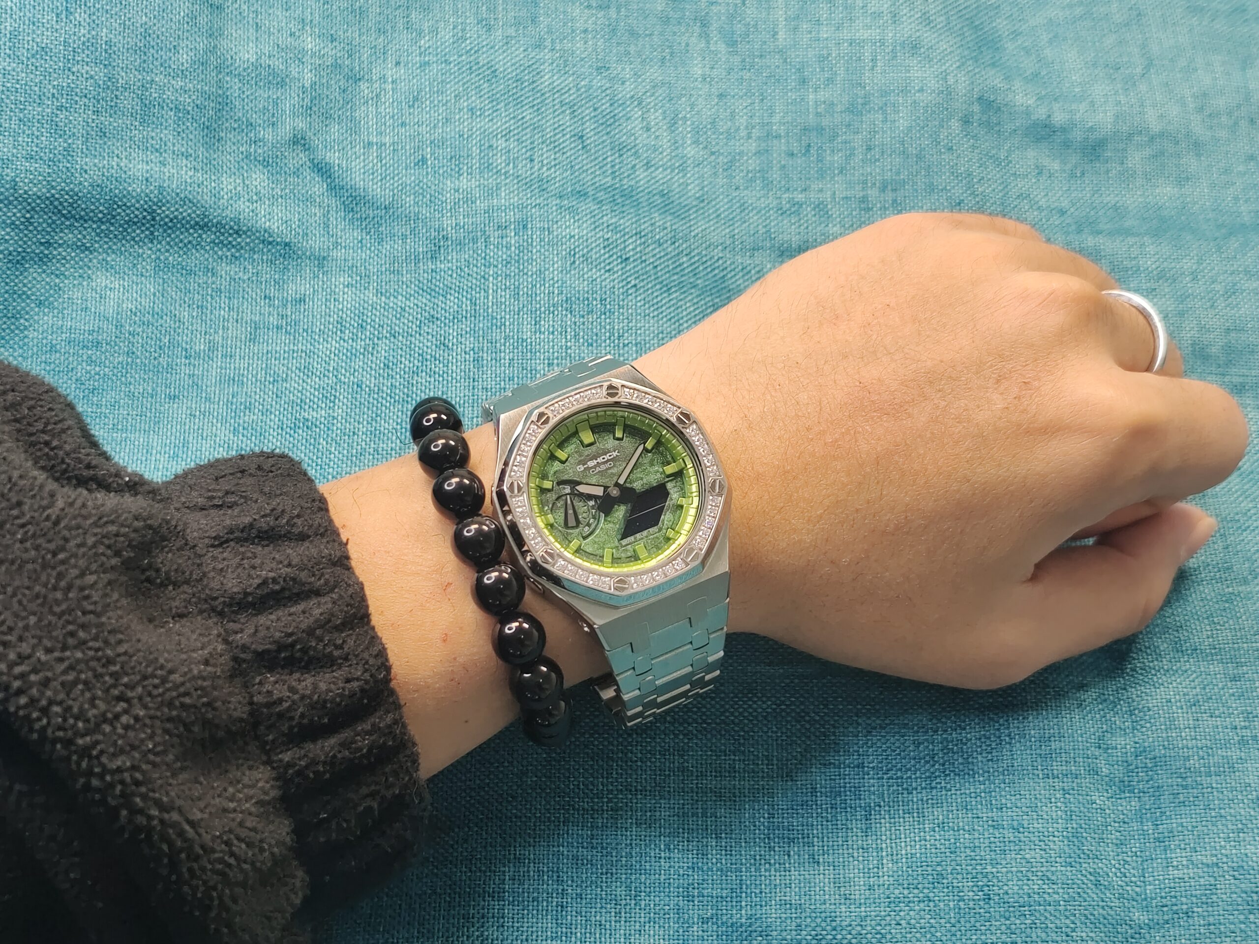 GA2100 Green Glitter Diamond Bezel CasiOak