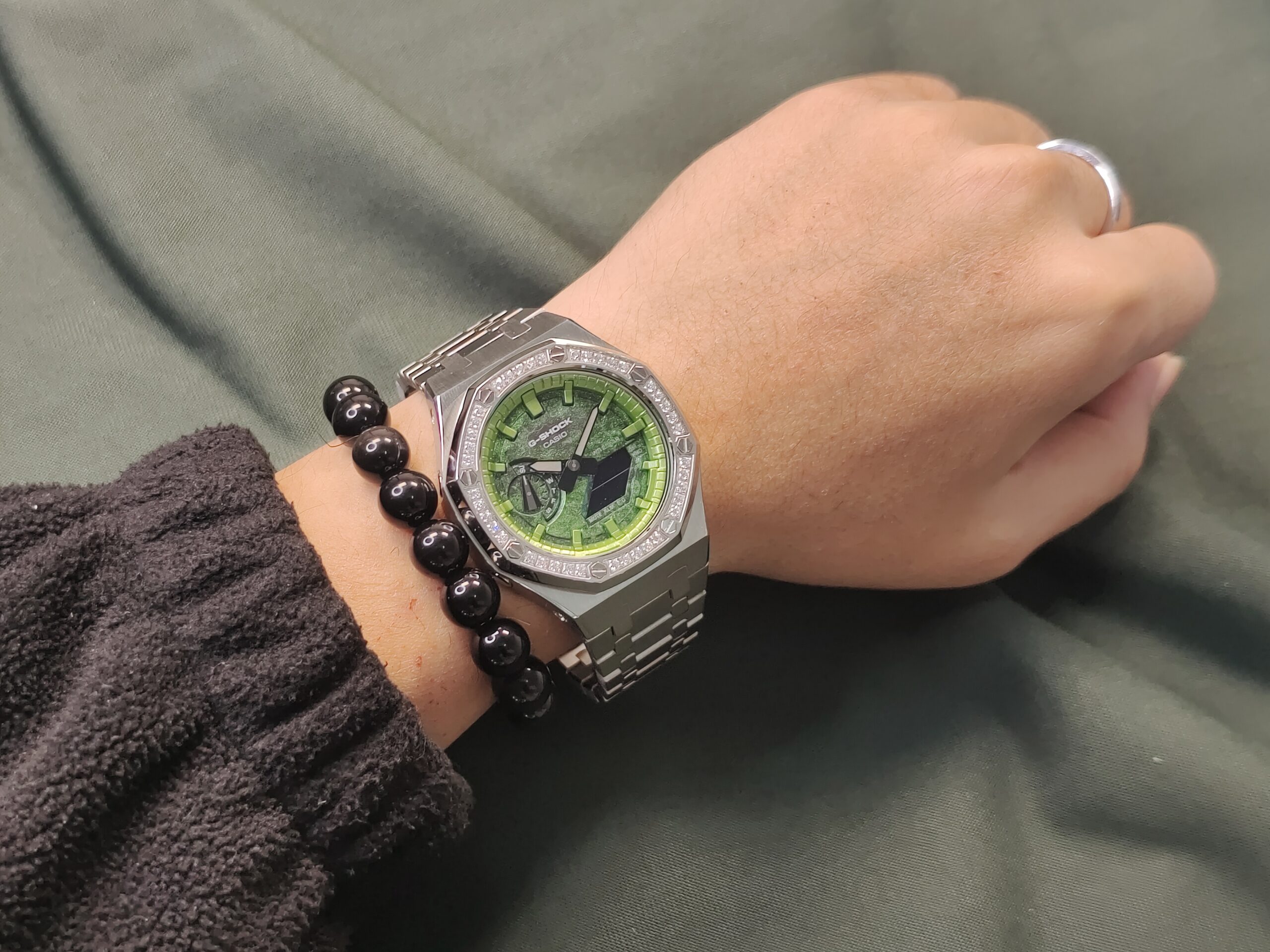 GA2100 Green Glitter Diamond Bezel CasiOak