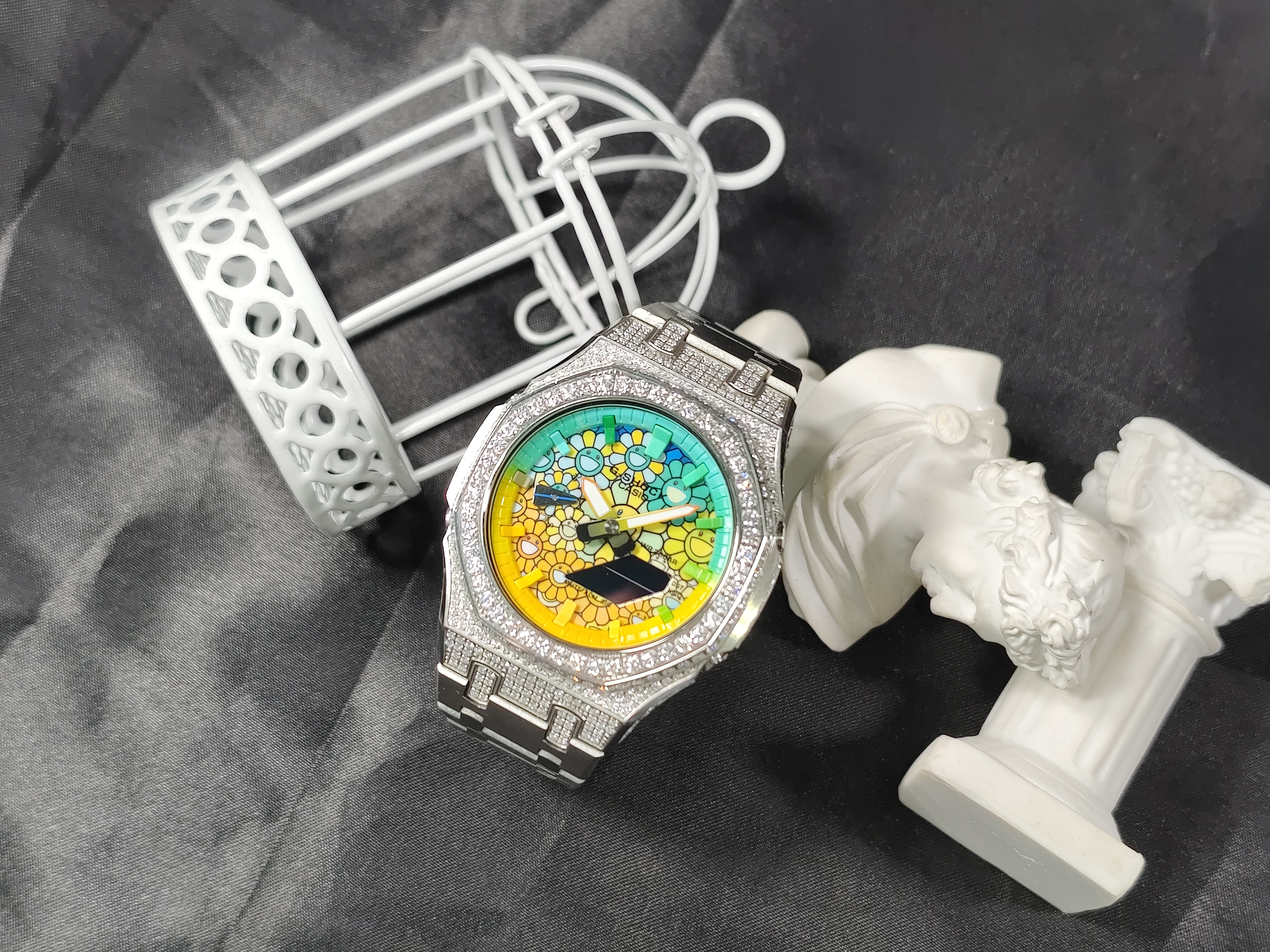 GA2100 Murakami Rainbow Detail